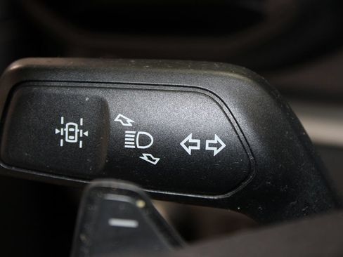 Used 2020 Ford Explorer XLT w/ Comfort Package RWD image 47