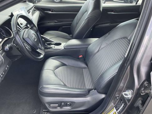 Used 2021 Toyota Camry SE image 29