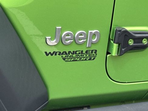 Used 2018 Jeep Wrangler Unlimited Sport AWD/4WD image 13