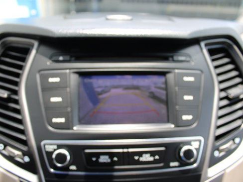 Used 2017 Hyundai Santa Fe Sport FWD image 18