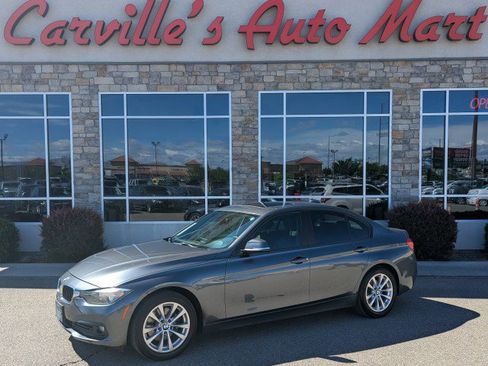 Used 2017 BMW 320i Sedan RWD image 1
