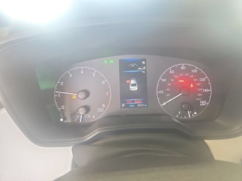 Used 2025 Toyota Corolla SE FWD image 3