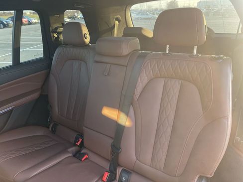 Used 2023 BMW X7 M60i image 38