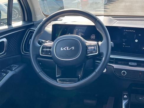 Certified 2025 Kia Sorento EX w/ EX Panoramic Sunroof Package AWD/4WD image 16