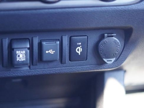 Used 2023 Toyota Tacoma TRD Off-Road image 33