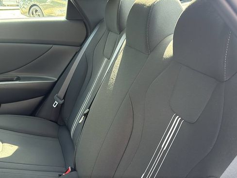Used 2025 Hyundai Elantra SEL FWD image 29