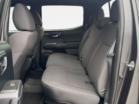 Used 2016 Toyota Tacoma TRD Off-Road w/ Towing Package image 13