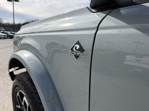 Used 2024 Ford Bronco Outer Banks image 12