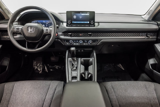 Used 2025 Honda Accord SE image 29