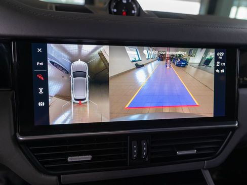 Certified 2022 Porsche Cayenne Turbo AWD/4WD image 31