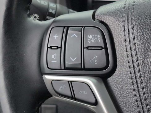 Used 2018 Toyota Highlander Limited Platinum AWD/4WD image 23