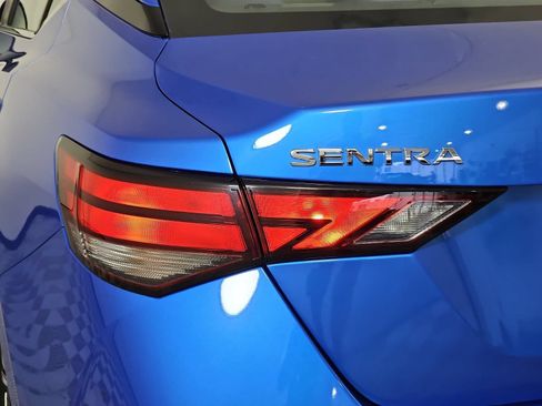 Used 2020 Nissan Sentra SV FWD image 29