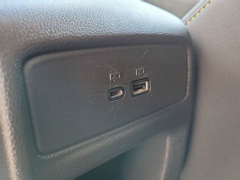 Used 2025 Chevrolet Trax LT FWD image 8