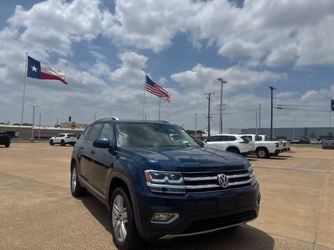 Used 2020 Volkswagen Atlas SEL FWD image 2