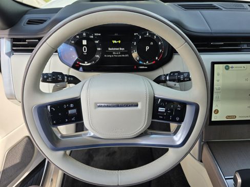 Certified 2025 Land Rover Range Rover Autobiography AWD/4WD image 19