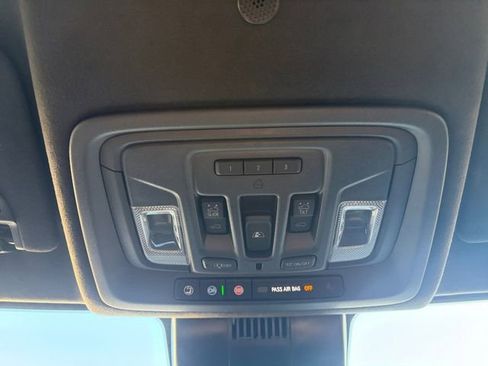 Used 2025 GMC Sierra 2500 Denali Ultimate AWD/4WD image 12