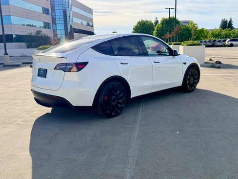 Used 2022 Tesla Model Y Performance AWD/4WD image 8