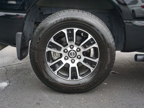 Used 2021 Nissan Titan SV w/ SV Convenience Package image 37