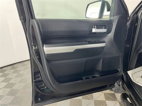 Used 2017 Toyota Tundra SR5 image 17
