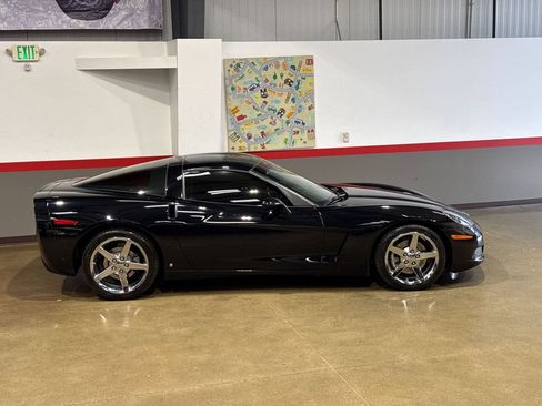 Used 2008 Chevrolet Corvette Coupe w/ Preferred Equipment Group RWD image 3