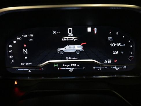 Used 2022 GMC Yukon SLT w/ SLT Premium Package image 16