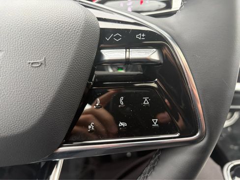 Used 2023 Cadillac Lyriq AWD image 11