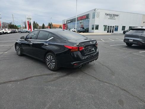 Used 2024 Nissan Altima 2.5 SV w/ SV Premium Package image 5