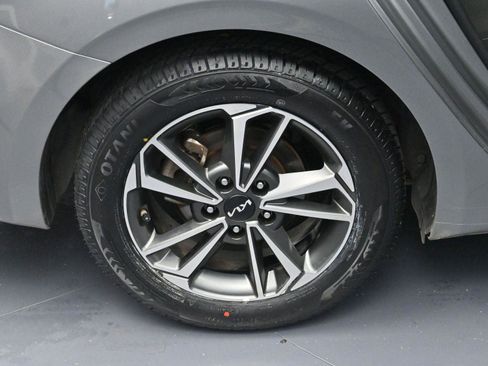 Used 2023 Kia Forte LXS w/ LXS Technology Package image 28