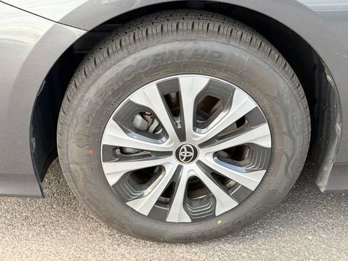 Used 2021 Toyota Prius Prime XLE w/ Carpet Mat Package (TMS) image 4
