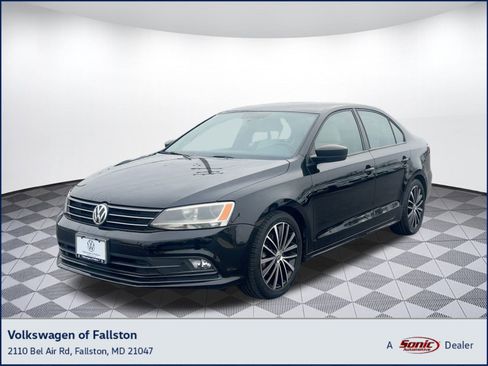 Used 2016 Volkswagen Jetta Sport image 1