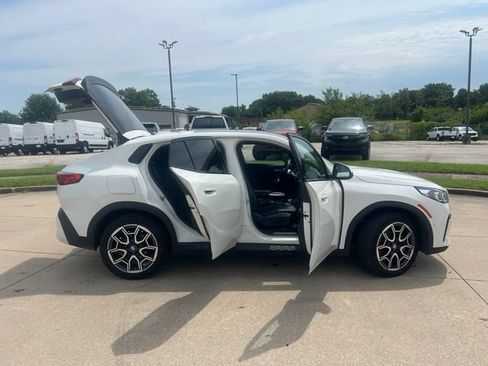 Used 2026 BMW X2 xDrive28i AWD/4WD image 10