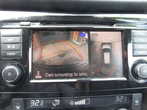 Used 2018 Nissan Rogue AWD image 31