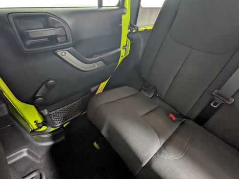 Used 2016 Jeep Wrangler Unlimited Sport w/ Connectivity Group AWD/4WD image 14