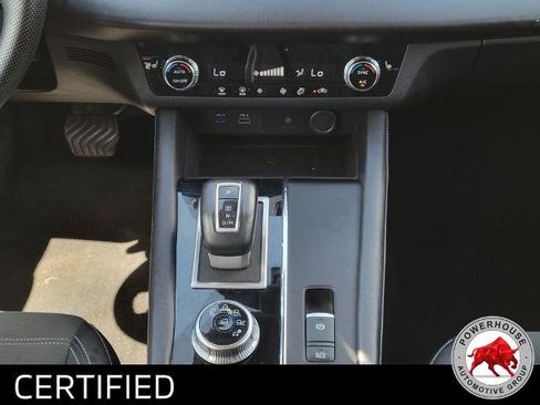 Used 2024 Mitsubishi Outlander SE FWD image 24