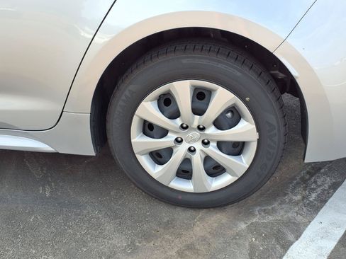 Certified 2025 Toyota Corolla LE FWD image 20
