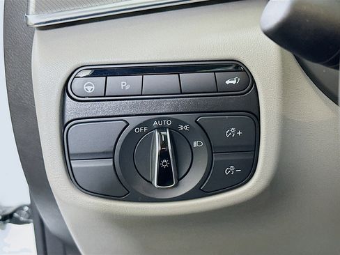 Used 2023 INFINITI QX50 Luxe image 16