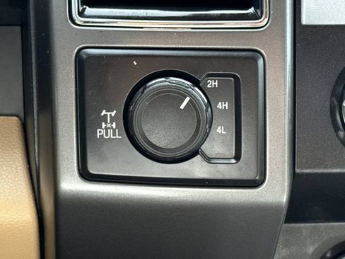 Used 2020 Ford F150 XLT w/ Equipment Group 302A Luxury AWD/4WD image 25