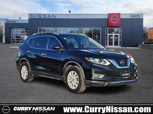 Used 2020 Nissan Rogue SV image 1