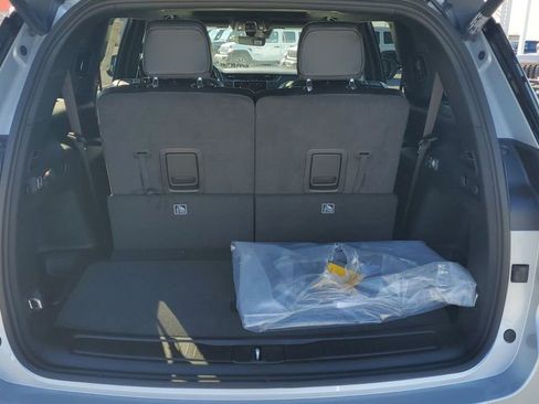 New 2025 Jeep Grand Cherokee L Altitude image 9