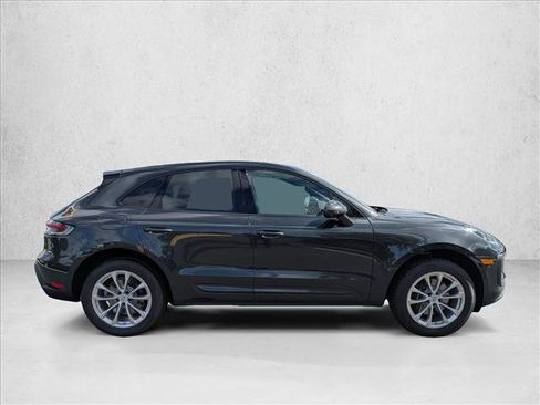 Used 2025 Porsche Macan image 7