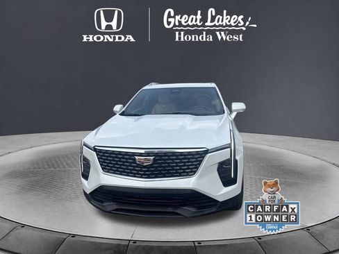 Used 2024 Cadillac XT4 Luxury w/ Cold Weather Package AWD/4WD image 2