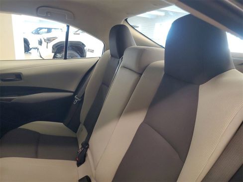 Used 2023 Toyota Corolla LE image 12