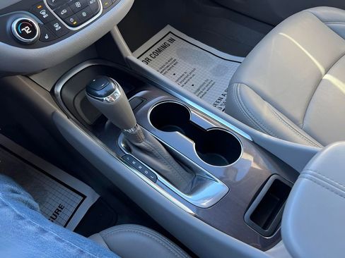 Used 2020 Chevrolet Malibu LT image 20