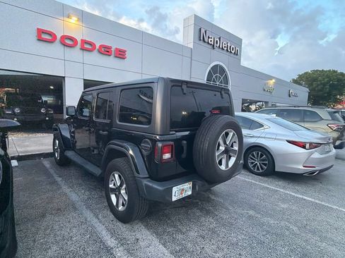 Used 2021 Jeep Wrangler Unlimited Sahara AWD/4WD image 11