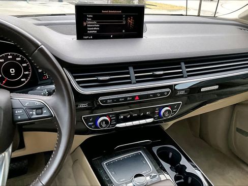 Used 2017 Audi Q7 3.0T Premium Plus image 7