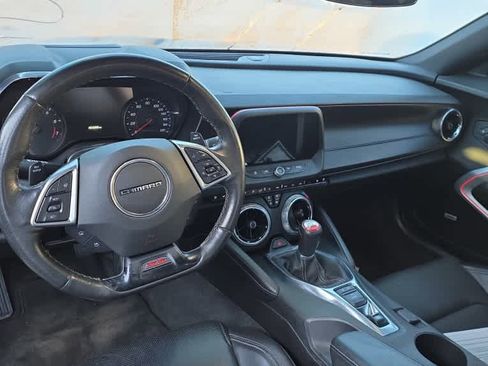 Used 2018 Chevrolet Camaro SS image 3