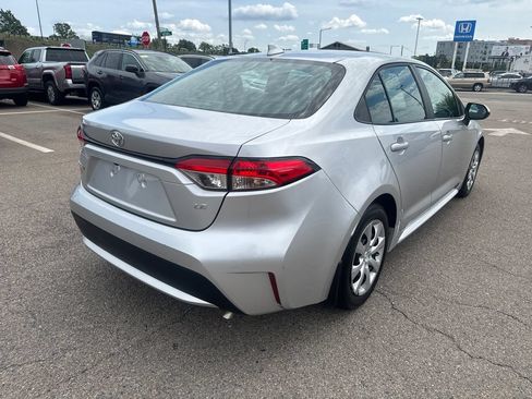 Used 2020 Toyota Corolla LE FWD image 7