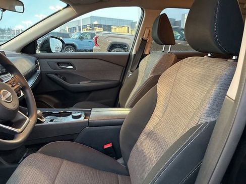Used 2023 Nissan Rogue SV image 25