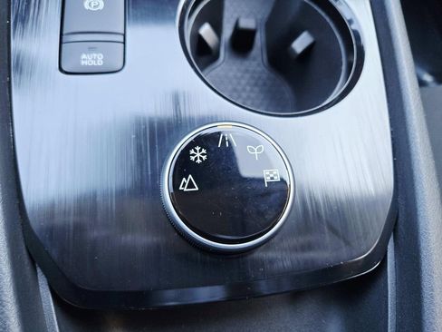 Used 2023 Nissan Rogue S image 30