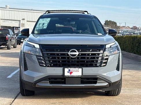 New 2026 Nissan Pathfinder Platinum image 3